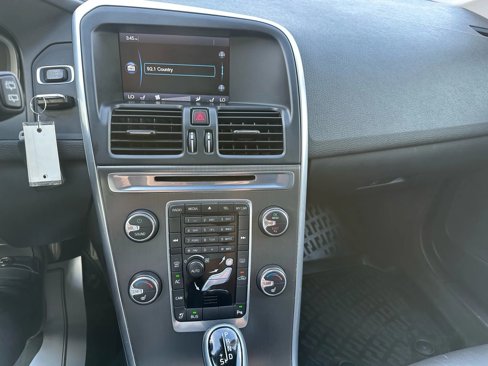 Used 2015 Volvo XC60 T6 Premier Plus image 19