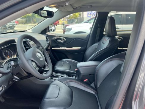 Certified 2022 Jeep Cherokee Trailhawk w/ Comfort/Convenience Group image 15