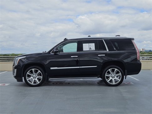 Used 2015 Cadillac Escalade Luxury image 4
