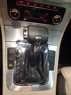 Used 2010 Volkswagen CC Luxury image 25