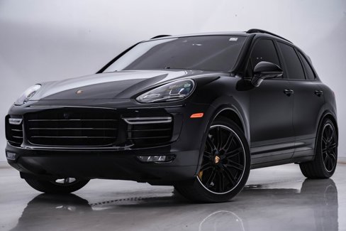 Used 2016 Porsche Cayenne Turbo S image 1