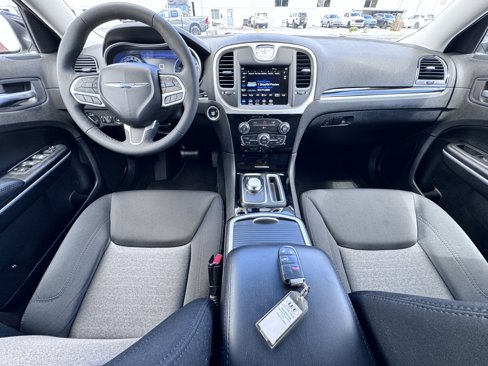 Used 2023 Chrysler 300 Touring w/ Sport Appearance Package image 17