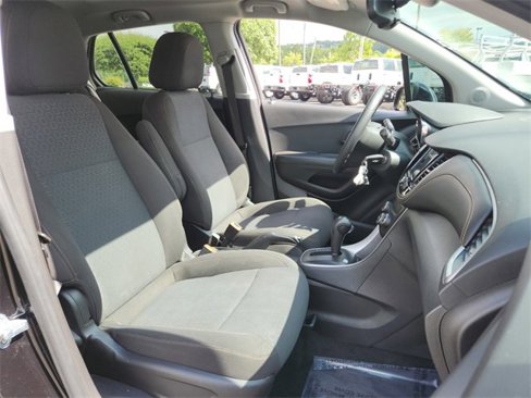 Used 2020 Chevrolet Trax LS w/ Tint and Cruise Package image 15