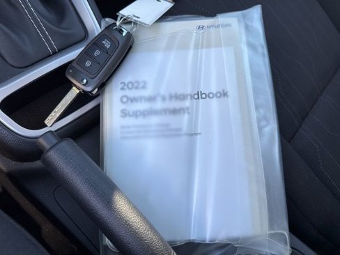 Certified 2022 Hyundai Venue SE image 37