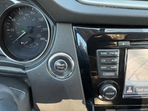 Used 2016 Nissan Rogue SV w/ SV Premium Package image 19