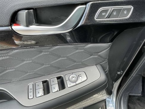 Used 2020 Hyundai Palisade Limited image 18