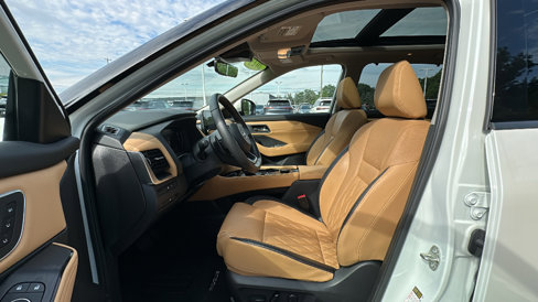Used 2023 Nissan Rogue Platinum w/ Platinum Premium Package image 11