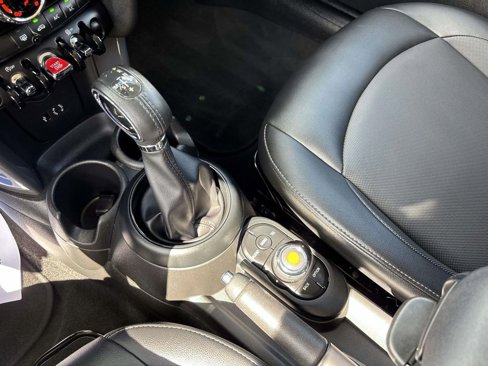 Used 2018 MINI Cooper 4-Door Hardtop image 25