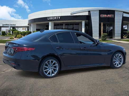 Used 2023 Alfa Romeo Giulia Sprint image 3