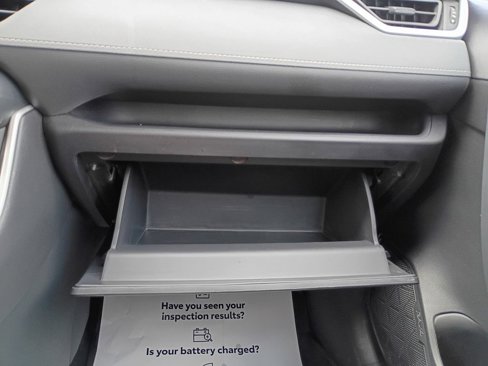 Used 2024 Toyota RAV4 LE image 28