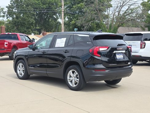 Used 2022 GMC Terrain SLE image 5
