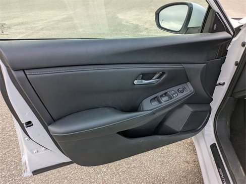 Used 2025 Nissan Sentra SV image 11