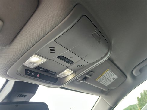 Used 2022 GMC Terrain SLT image 23