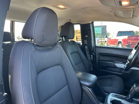 Used 2018 Chevrolet Colorado LT w/ LT Convenience Package image 16