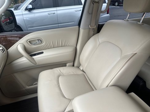 Used 2017 INFINITI QX80 4WD w/ Driver Assistance Package image 16