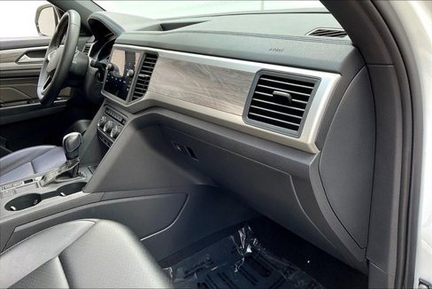 Used 2021 Volkswagen Atlas Cross Sport SE image 17