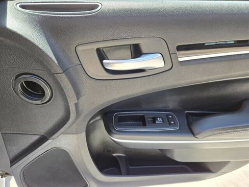 Used 2022 Chrysler 300 S image 22