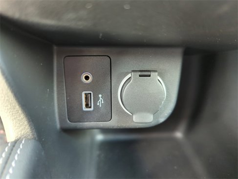 Certified 2020 Nissan Kicks SR image 33