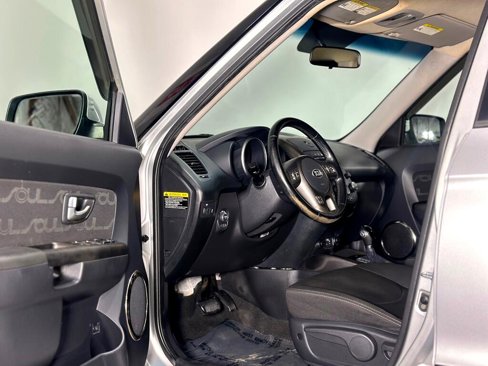Used 2013 Kia Soul + w/ Audio Pkg image 10