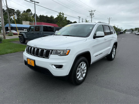 Used 2021 Jeep Grand Cherokee Laredo X image 3