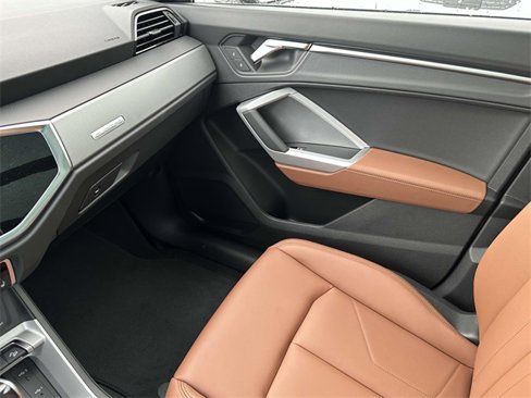 New 2025 Audi Q3 2.0T Premium image 13