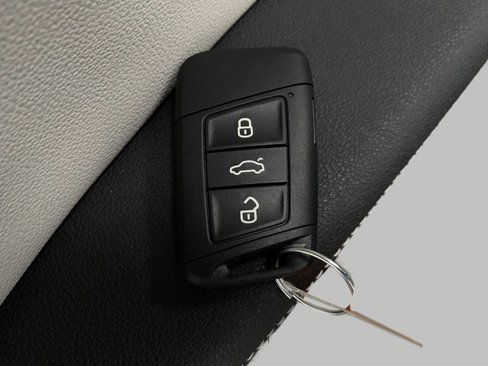 New 2025 Volkswagen Taos S image 29