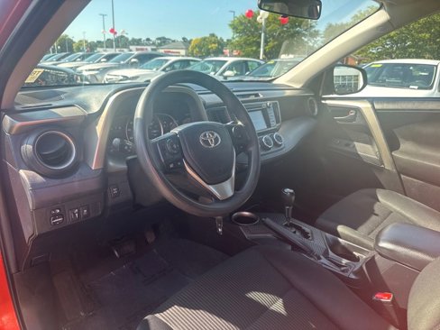 Used 2015 Toyota RAV4 LE image 17