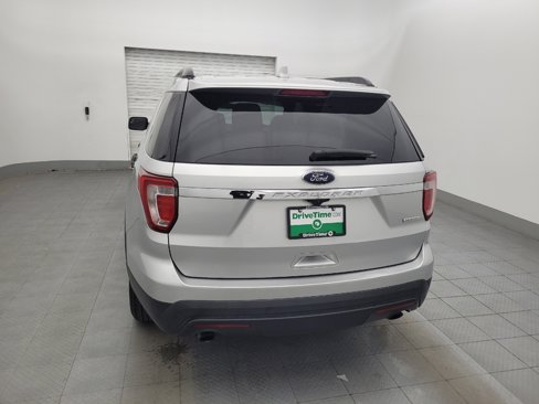 Used 2017 Ford Explorer FWD image 6