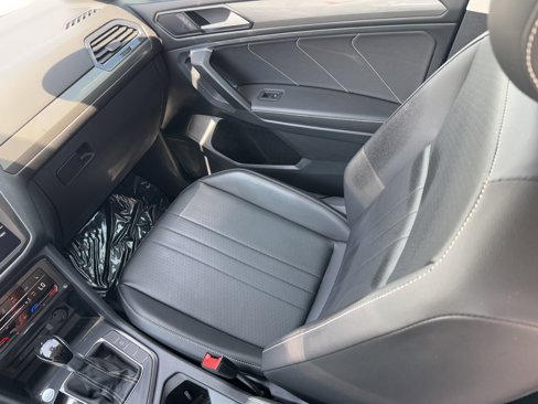 Certified 2022 Volkswagen Tiguan SE image 16
