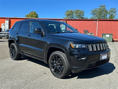 Used 2022 Jeep Grand Cherokee Laredo X image 5