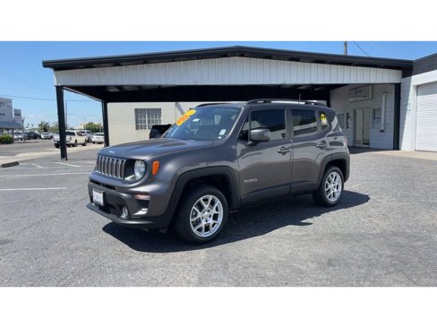 Used 2020 Jeep Renegade Latitude w/ Cold Weather Group image 7