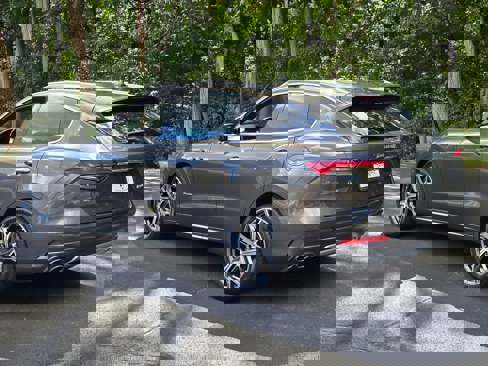 Used 2021 Maserati Levante GranLusso image 4