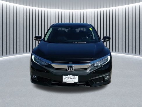 Used 2017 Honda Civic Touring image 2