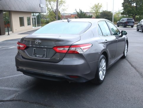 Used 2019 Toyota Camry LE image 3