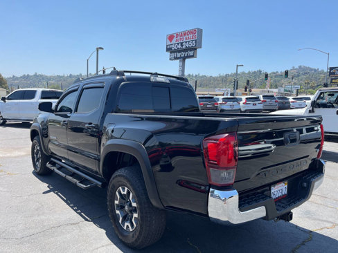 Used 2018 Toyota Tacoma TRD Off-Road image 14