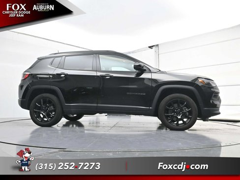 Used 2023 Jeep Compass Latitude w/ Convenience Group image 22