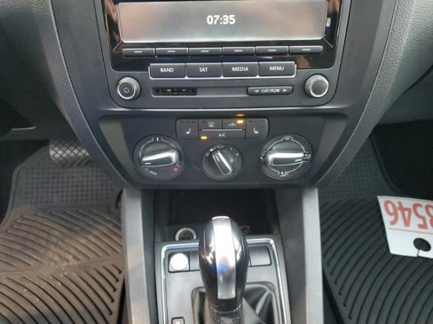 Used 2015 Volkswagen Jetta SE image 38