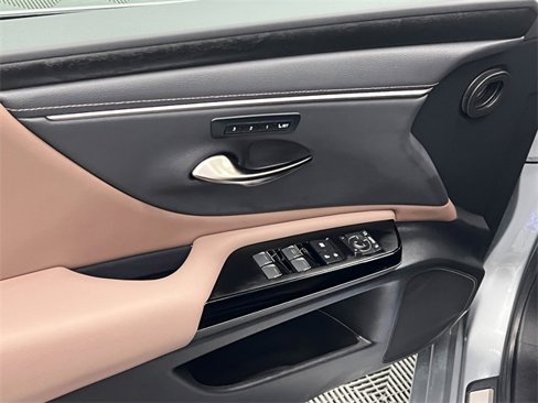 Used 2023 Lexus ES 350 w/ Premium Package image 10