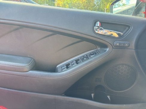 Used 2017 Kia Forte S w/ S Premium Package image 7