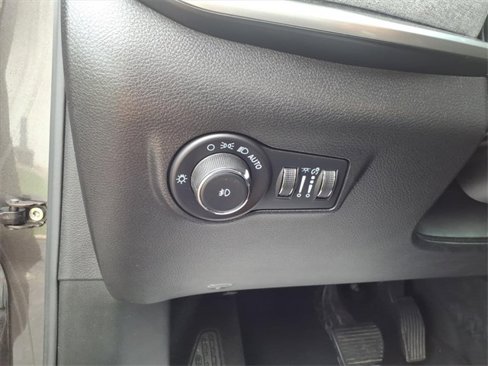 Used 2022 Jeep Compass Latitude image 17