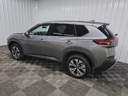 Used 2021 Nissan Rogue SV image 4