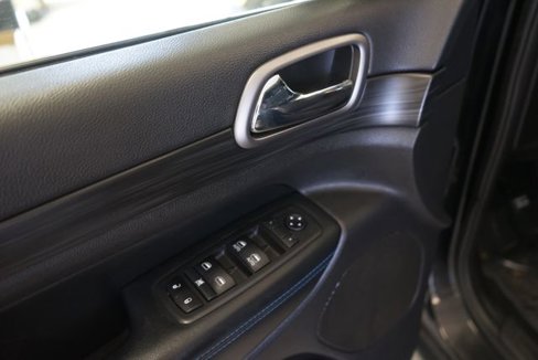 Used 2019 Jeep Grand Cherokee Laredo image 19