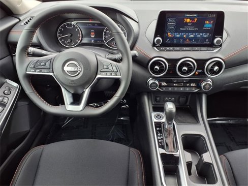 Used 2025 Nissan Sentra SR image 13