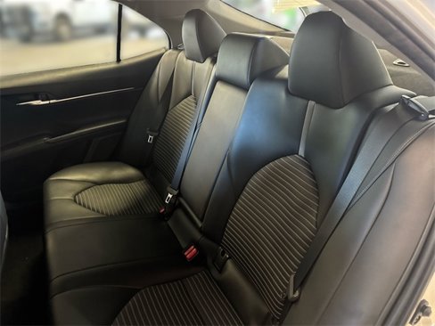 Used 2021 Toyota Camry SE image 28