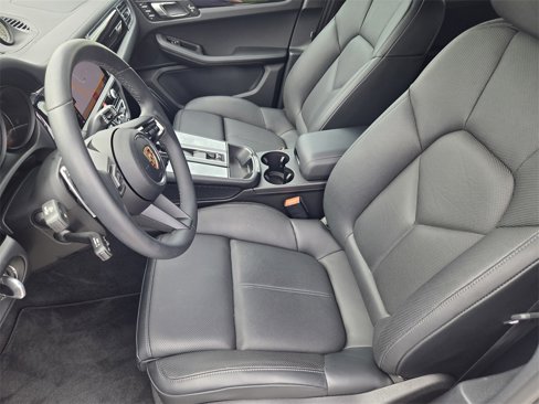 Certified 2024 Porsche Macan Turbo image 6