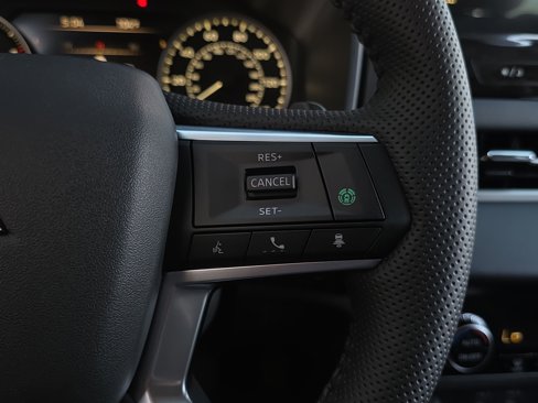 New 2025 Mitsubishi Outlander SE image 11