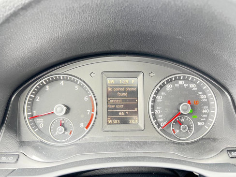 Used 2013 Volkswagen Eos image 32