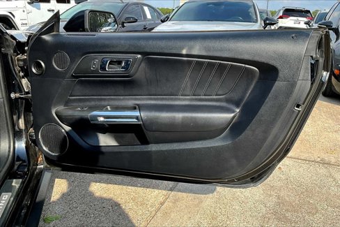 Used 2016 Ford Mustang Premium image 18