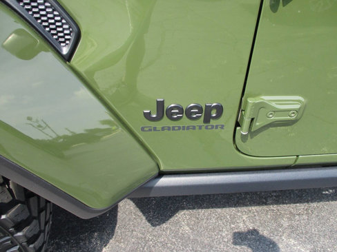 Used 2021 Jeep Gladiator Sport image 18
