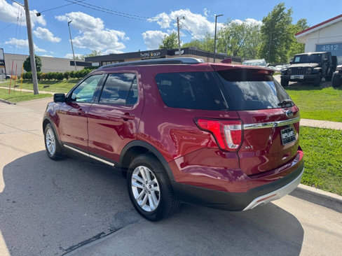 Used 2017 Ford Explorer XLT w/ Equipment Group 202A image 3